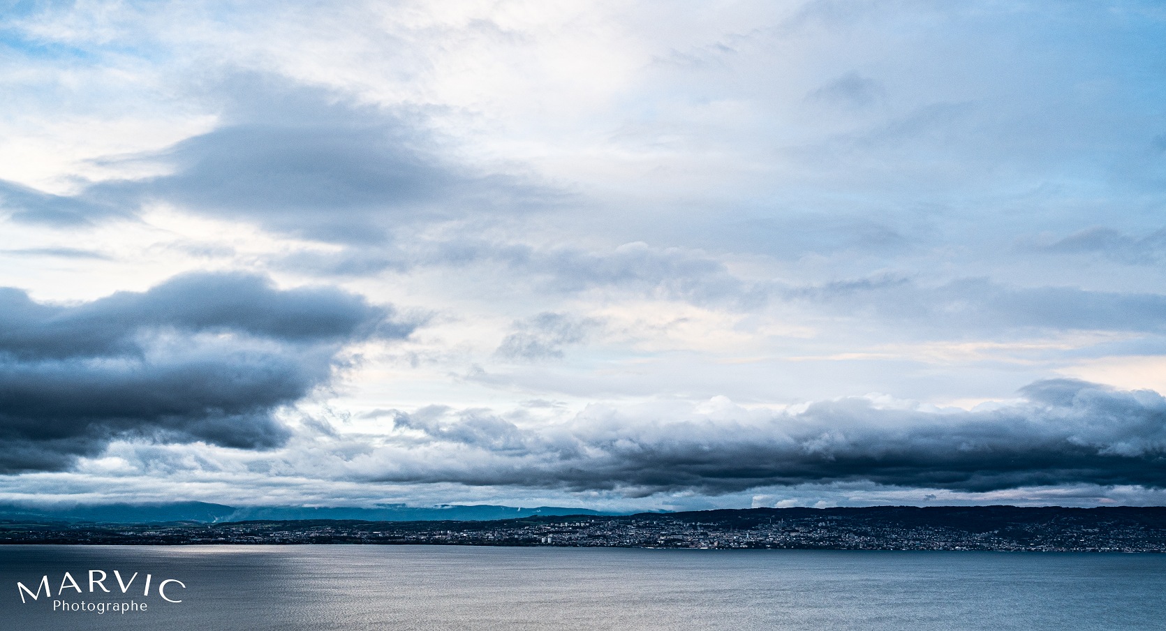 Lausanne et Lac Léman vue d'Evian
